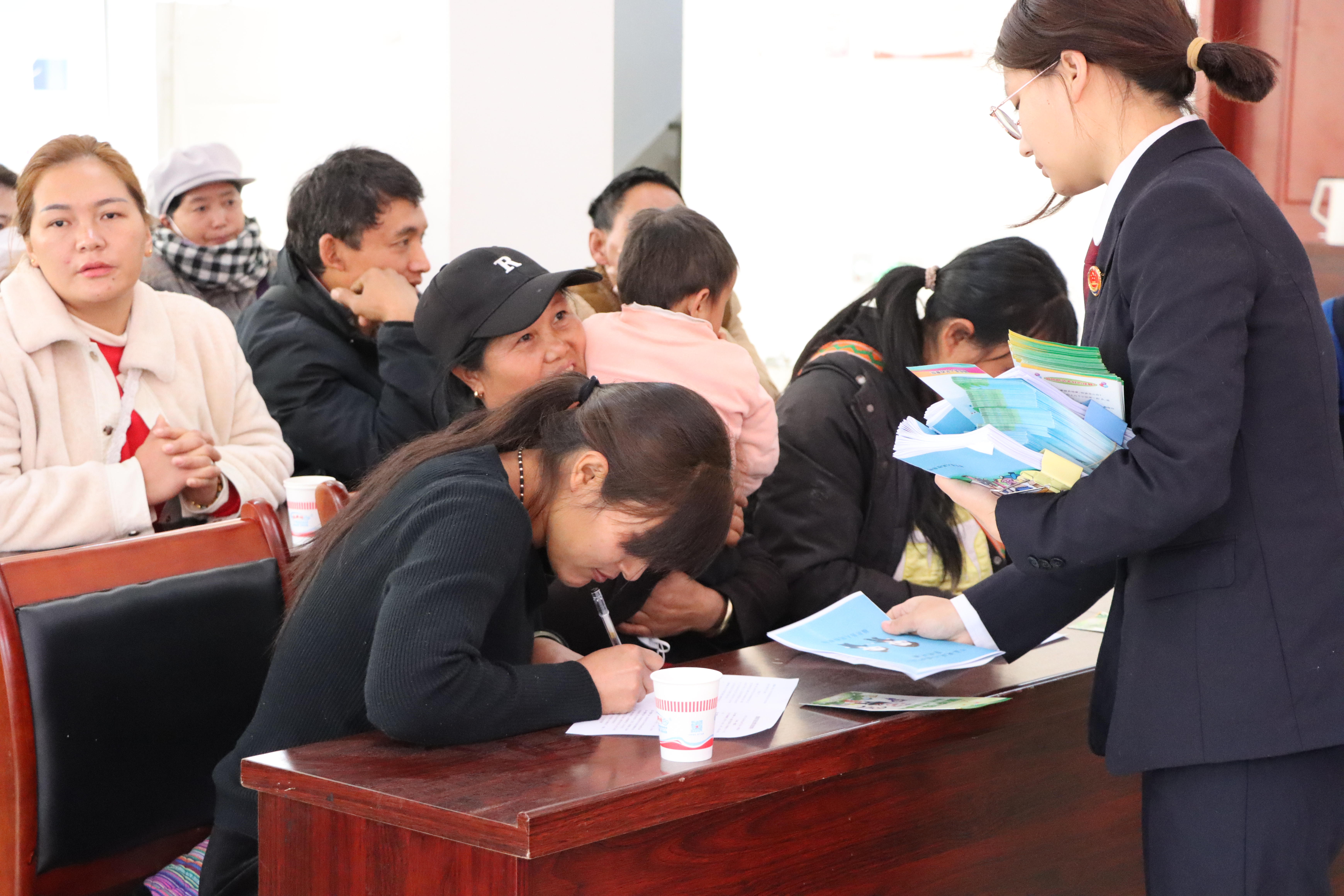 普法強(qiáng)基之普法宣傳進(jìn)社區(qū)活動(dòng)